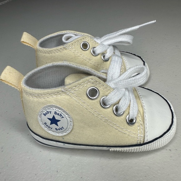BABY BABY INFANT CONVERSE STYLE HI TOP INFANT BABY SHOES SZ 1 - Picture 1 of 6